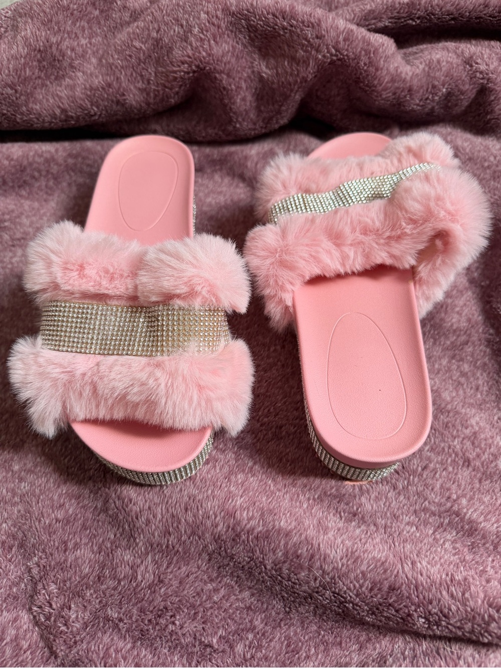Source Unknown Pink Fuzzy Rhinestone Slide Slippers